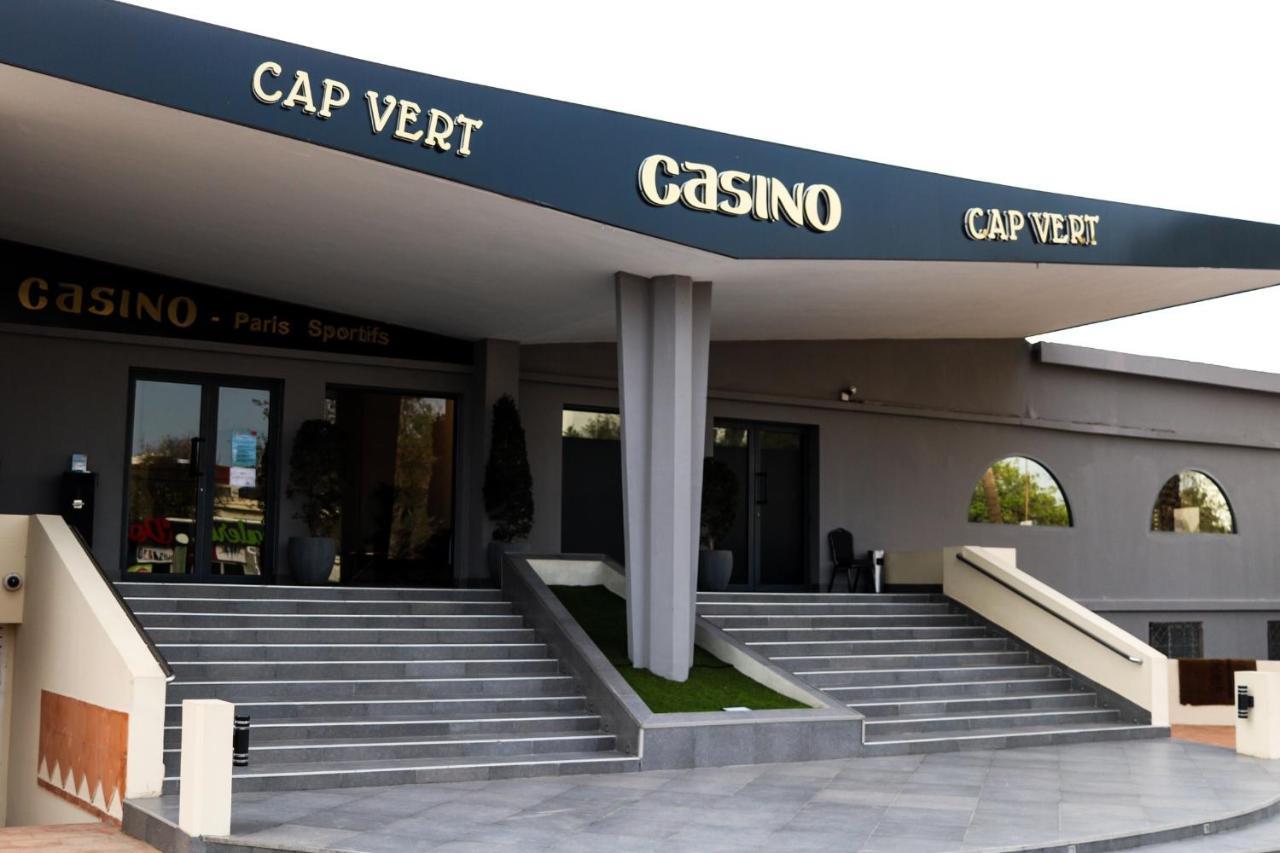 דקר Airport Hotel Casino Du Cap-Vert מראה חיצוני תמונה